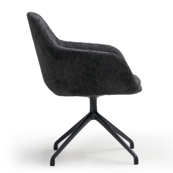 Design fauteuil met armleuningen